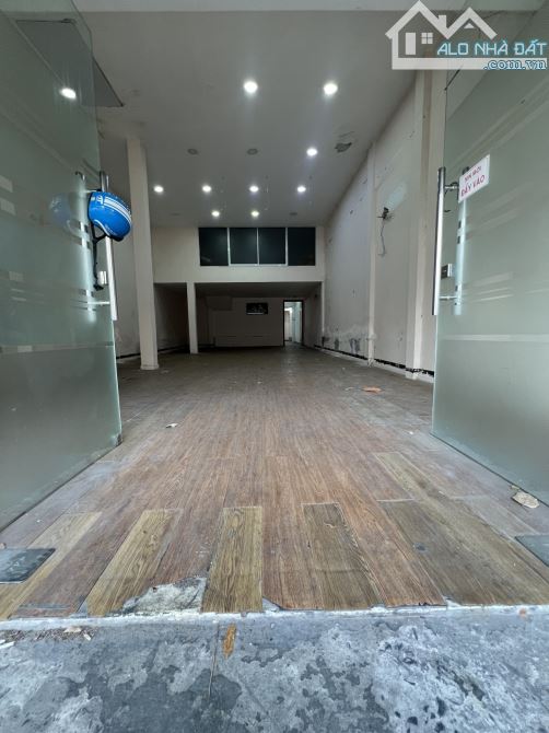 Bán nhà mặt tiền Q10 - 138m2 - 4 tầng - kinh doanh - doanh thu 150tr/tháng