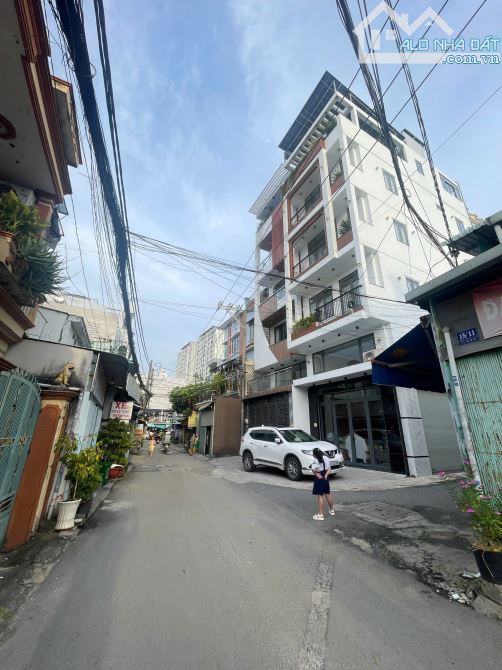 NHÀ ĐẸP GÒ VẤP . 3 TẦNG . 45M2 (4.5×10) 3PN. SỔ VUÔNG ,HOÀN CÔNG ĐỦ .