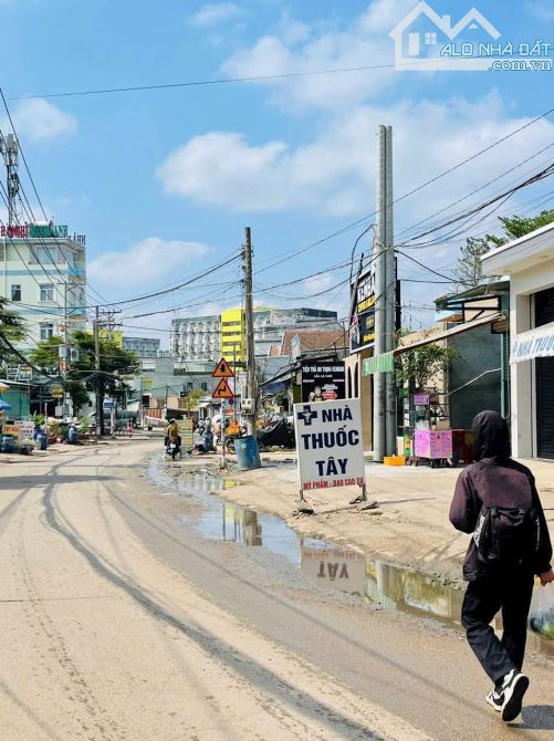 Đất hẻm 6m thông, gần Làng Đại học – chỉ 4,x tỷ có ngay nhà lầu trệt!