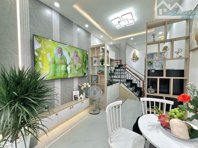 SIÊU PHẨM - NHÀ ĐẸP 3 TẦNG FULL NỘI THẤT - MẶT TIỀN PHÚ NHUẬN - Ô TÔ TỚI NHÀ - CHỈ 3,X