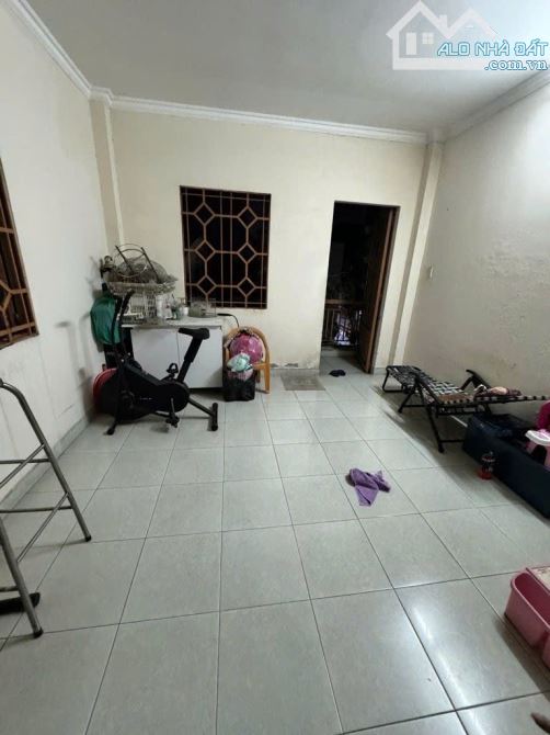 BÁN NHÀ LẠC LONG QUÂN, TÂN BÌNH- VỊ TRÍ CỰC ĐẸP - CÁCH 1 CĂN HẺM XE HƠI - NHÀ 3 TẦNG 4PN.