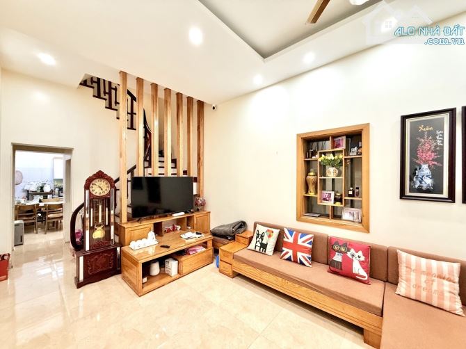 Cơ hội đầu tư vàng – Vũ Tông Phan- ngõ thông KD ô tô đỗ cửa- 75m- 3T- giá 13tỷ 100
