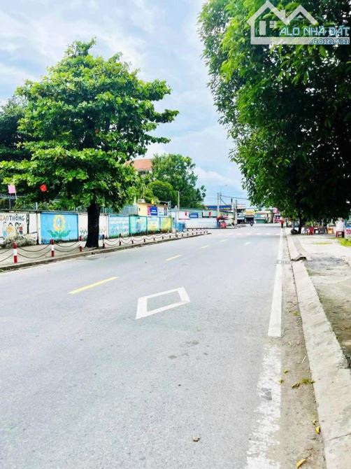 NHÀ MỚI HOÀN THIỆN 123M2 MẶT TIỀN ĐƯỜNG TÂN THỚI NHÌ, XE HƠI NGỦ TRONG SÂN. GẦN TRƯỜNG