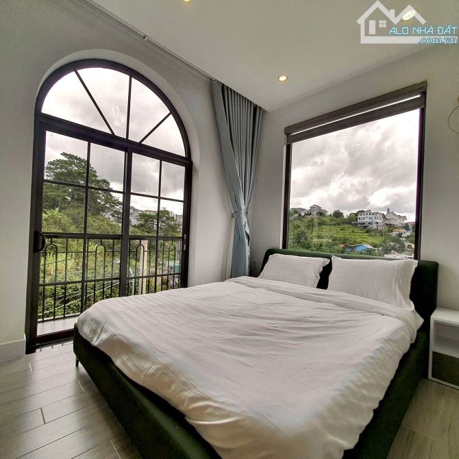 Bán Khách sạn/CHDV Mặt tiền Khe Sanh, P11, Đà Lạt - 490m2 -  29.5 tỷ- view đẹp