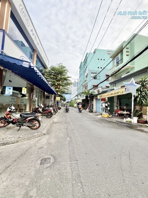 MẶT TIỀN TÂN PHÚ - 61M²- 5 TẦNG-GẦN ĐH CÔNG THƯƠNG - CHỈ NHỈNH 7 TỶ