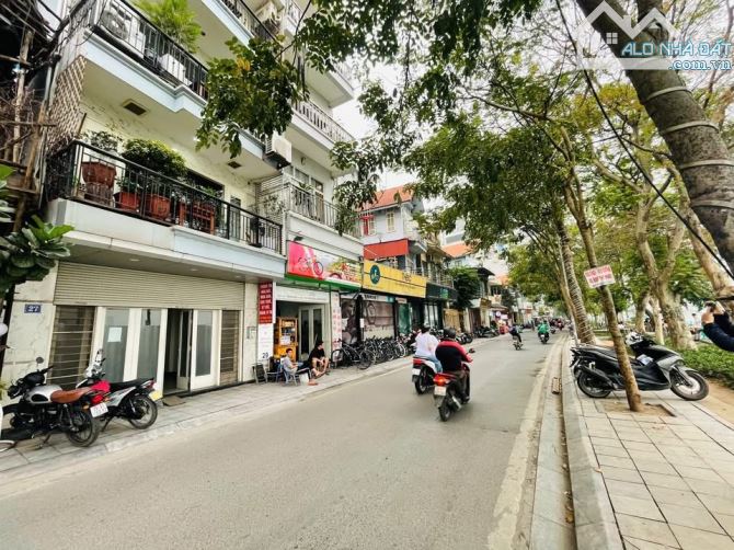 Chính chủ cần bán gấp mảnh đất Phố Thuỵ Khuê 120m, Ngõ thông , gần Hồ Tây.