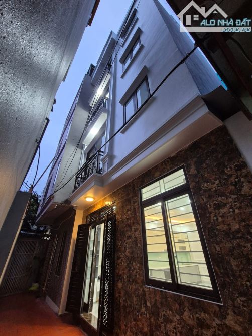 Ngọc Hồi - Hoàng Mai 41m x 5 tầng, mặt tiền 5.8m, giá 9.1 tỷ thương lượng