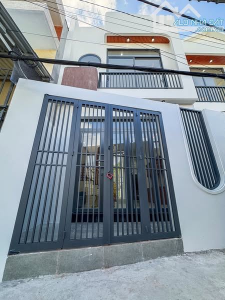 CẶP NHÀ TRỆT LẦU HẺM 311 NGUYỄN VĂN CỪ - CÓ PHÒNG NGỦ Ở TẦNG TRỆT