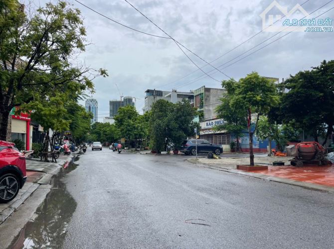 Cần chuyển nhượng lô đất mặt đường trung lực - đằng lâm hải an - hải phòng . Diện tích 81m