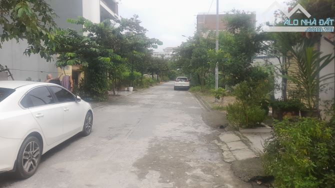 Bán đất nguyễn mậu tài Trâu quỳ gia lâm .dt 95 m2 giá nhỉnh 17 tỷ.
