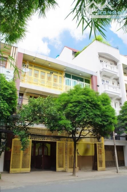 Bán nhà mặt tiền Tân Bình - 162m2 - 3 tầng - đường 16m kinh doanh
