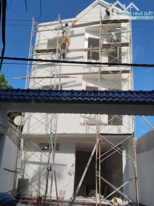 Nhà 1 trệt 2 lầu mặt tiền Thạnh Hoà, Đạo Thạnh, Mỹ Tho, Tiền Giang