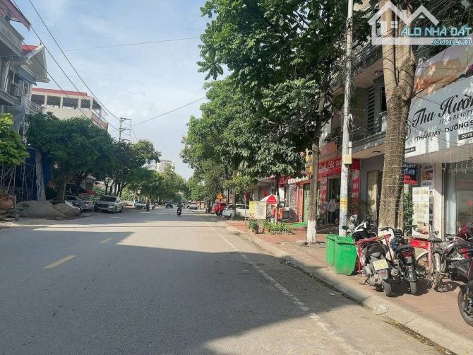 Bán lô trục chính Hồ Ngọc Lân nhìn hồ cực thoáng đẹp