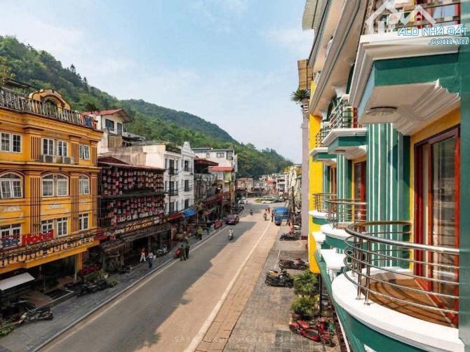 Nhà 2 tầng xinh xắn ngay mặt đường Thạch Sơn – trục phố buôn bán sầm uất nhất Sa Pa