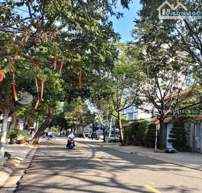 BÁN CĂN BIỆT THỰ MẶT TIỀN KHU NỘI BỘ PHƯỜNG 9 VỊ TRÍ ĐẸP 172M2 GIÁ 18TY