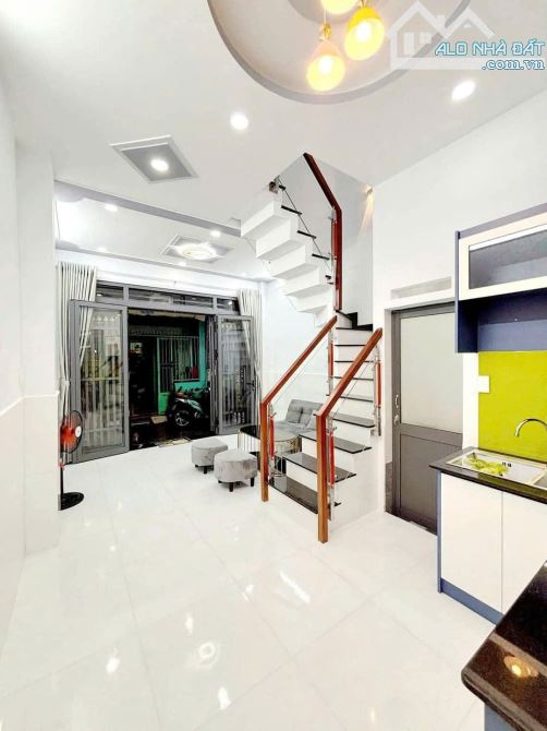 Bán nhà đẹp Phạm Thế Hiển, Quận 8, 50m2, nhỉnh 2 tỷ 790 triệu, 2 tầng BTCT, SHR