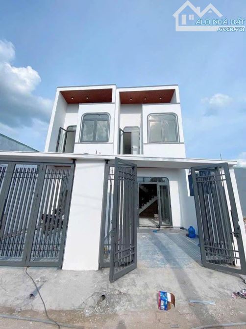 🔥CHỦ NGỘP BÁN GẤP – HẠ GIÁ 100 TRIỆU -NHÀ 1 TRỆT 1 LẦU – Ở NGAY – SỔ RIÊNG