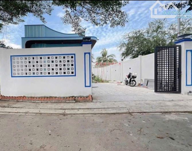Vợ chồng em chuyển về Phan Thiết định cư luôn nên cần bán gấp căn nhà cấp 4