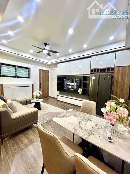 Chính chủ gửi bán căn hộ 3 p ngủ, CT2 Bắc Linh Đàm, full nội thất mới koong, view thoáng