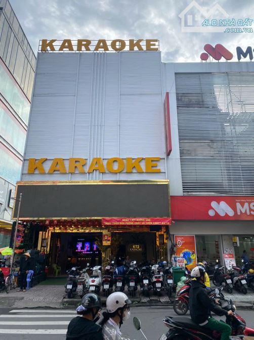Kế bên TTTM Vạn Hạnh Mall MT Sư Vạn Hạnh Quận 10 DT 4,5x16m trệt 3 lầu giá 36 tỷ HĐT 70 tr