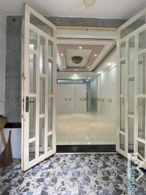 Nhà đẹp Chiến Lược, Bình Trị Đông - Chỉ 6.1 tỷ ​Nhà phố 72m² (4x18m), 3 tầng, 4 phòng ngủ