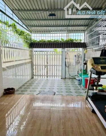 Cô Hằng gửi bán căn nhà ở  Huỳnh Thị Mài ,Tân Hiệp, Hóc Môn. DT 80m2, giá 950 triệu, SHR