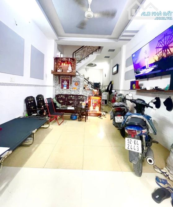 TÂN HÒA ĐÔNG-GIÁP Q6- 4M x 12M,3 TẦNG BTCT, HẼM XE HƠI CỬA,GẦN KHU TÊN LỬA,CHỈ 5.X TỶ