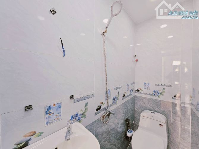 Bán nhà đường Nguyễn Văn Công phường Hạnh Thông ngang 4m x 7m 2 tầng 2 phòng 4,15 tỷ