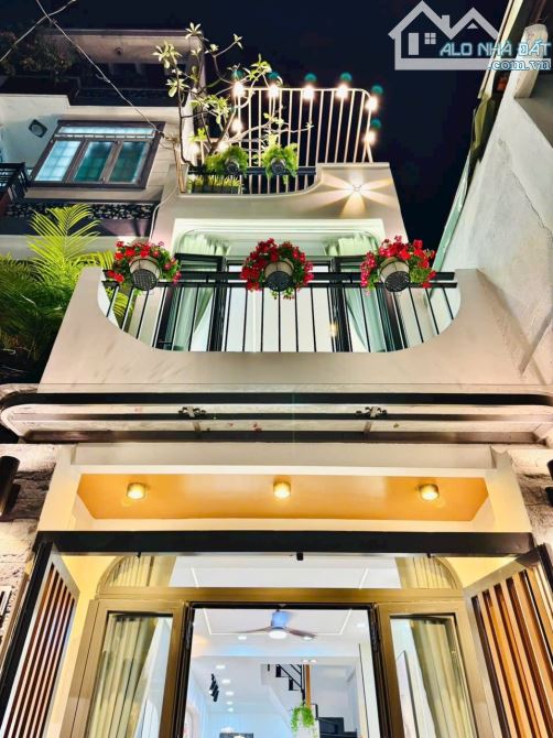 Bán nhà riêng tại Hoàng Hoa Thám, 2,39 tỷ, 50m2, giá tốt Hot!