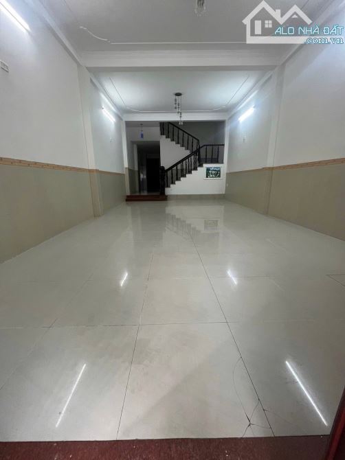 CHO THUÊ NHÀ 3 TẦNG ĐƯỜNG LÊ TẤN TOÁN, SƠN TRÀ – CÁCH BIỂN PHẠM VĂN ĐỒNG 500M