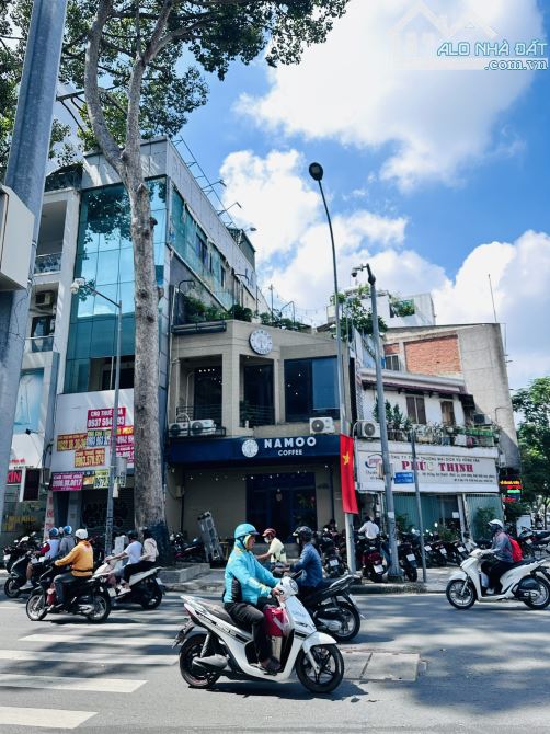 Bán nhà ngay góc 2MT Điện Biên Phủ - Cao Thắng, Quận 3 DT 6.5x10m, 3 tầng, 32 tỷ