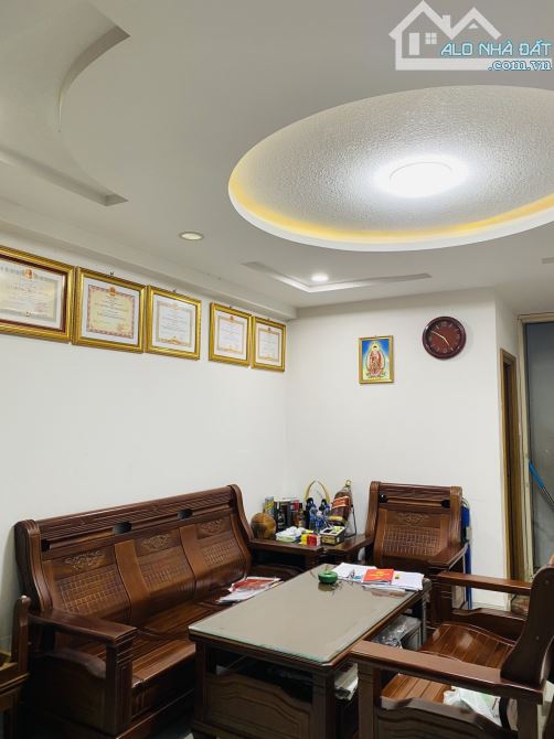Bán nhà Nguyễn Thị Tần, Quận 8, 61m2, 6 tầng, sát mặt tiền đường.