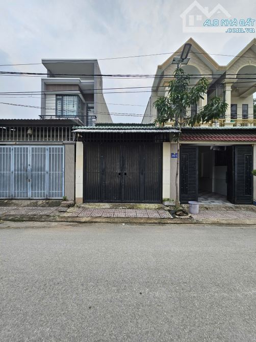 3Tỷ6__82m2 🔥👉 gần khúc Ngã Ba Đông Tân__Bán đất tặng nhà tạm cách đường ĐT743C chỉ 100m