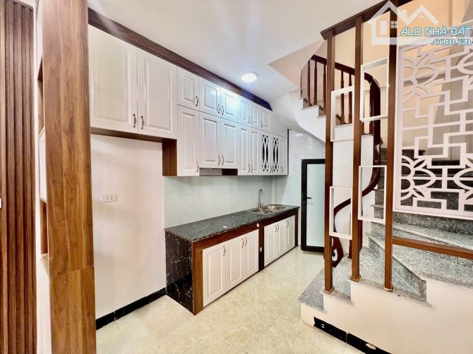 CẦN BÁN NHÀ NAM DƯ, LĨNH NAM 30M2, 5 TẦNG, 5PN, GIÁ NHỈNH 7 TỶ.
