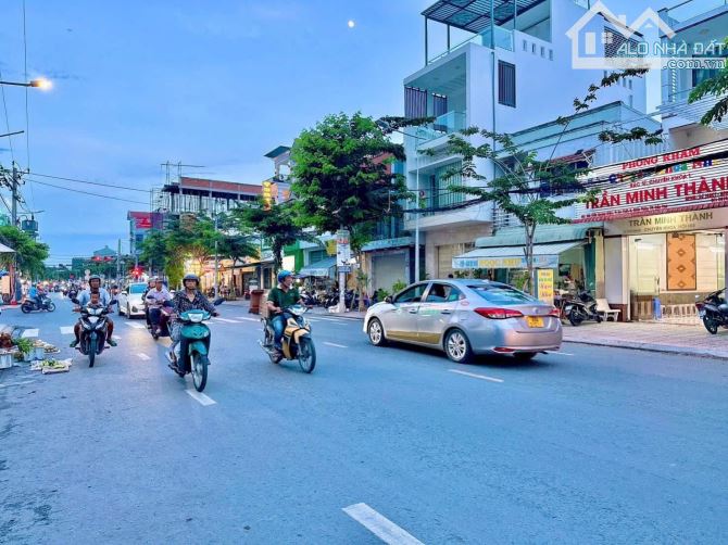BÁN NỀN DT LỚN, XÂY BIỆT THỰ, NHÀ VƯỜN, NHÀ TRỌ, KS, KHO, VPCTy,...Mặt Tiền