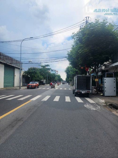Quận 12 - Mặt Tiền Đường Dương Thị Mười - Nhà 2 Tầng - DT : 106m2 - SHR - Giá: 7,75 Tỷ..TL