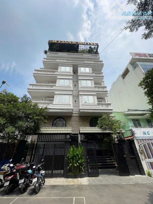 Bán nhanh KHách sạn Vip tại Nguyễn Văn Trỗi - Dòng tiền ổn định