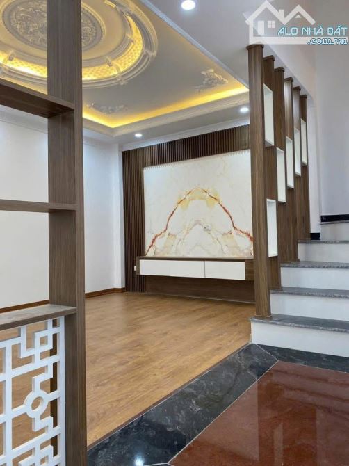 Bán nhà mới đẹp 5 tầng Liên Ninh, Ngọc Hồi. Vài bước ra Qlo 1A