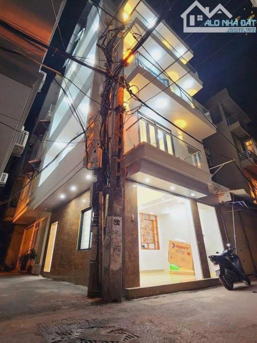 BÁN NHÀ DAN XÂY  HỌC VIÊN TÀI CHÍNH - DT62M2 - 5 TẦNG - GIÁ 11 TỶ - LÔ GÓC - Ô TÔ TRÁNH