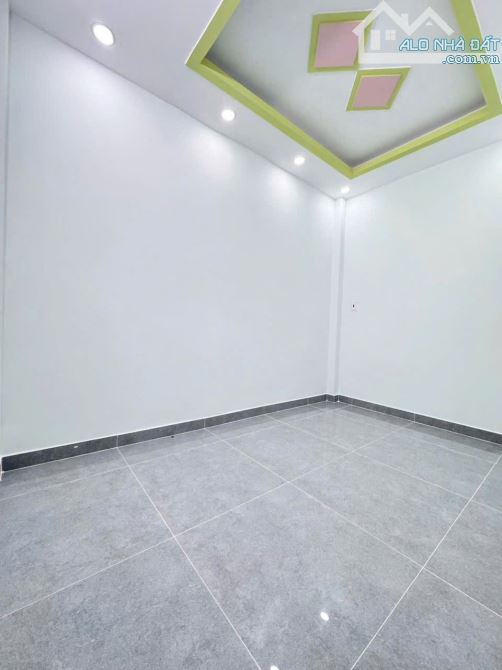 BÁN NHÀ ĐẸP  HẺM NHỰA 8M THÔNG XE HƠI GẦN MẶT TIỀN TÂN QUÝ 4X13M2 2 TẦNG GIÁ 5.5 TỶ