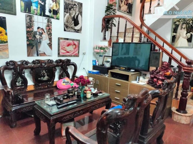 TRUNG VĂN - LÔ GÓC - Ô TÔ - NGÕ THÔNG - KINH DOANH - DÂN TRÍ CAO. 5T - 12,5 TỶ.
