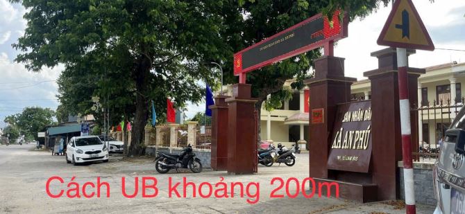 Nhà vườn nghĩa Dũng gần đập dân