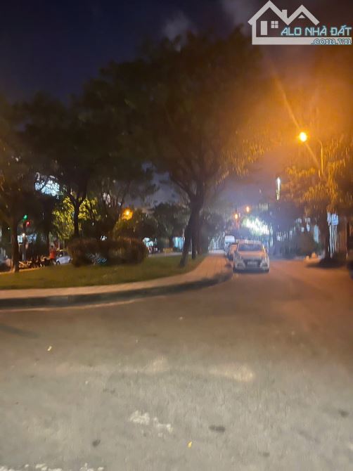 Bán lô đất lớn kiệt ô tô tránh đường Ngũ Hành Sơn _ Mỹ An_ 253m2 _ 33.9 tỷ.