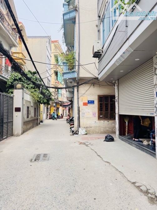 Bán nhà P. Định Công Thượng, HN, DT 53 m2, 6 tầng, Mt 4m, giá bán 12.5 tỷ 🔥Mô tả: ☀️ Nhà