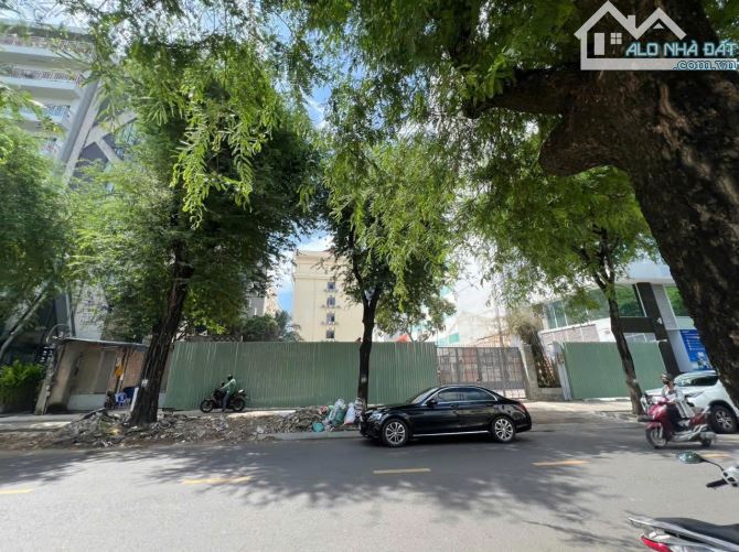 Bán Nhà Siêu Đẹp Góc Hai Bà Trưng ĐK Q1, DT 31x43m CN 1.303m2, XD 2 Hầm 18 Tầng - 1200 tỷ