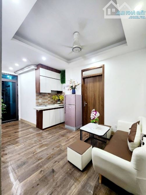Bán nhà Hồ Ba Mẫu Đống Đa 13.5 tỷ/ dòng tiền 1.1 tỷ/năm ~ 8%/năm lô góc 7 tầng thang máy