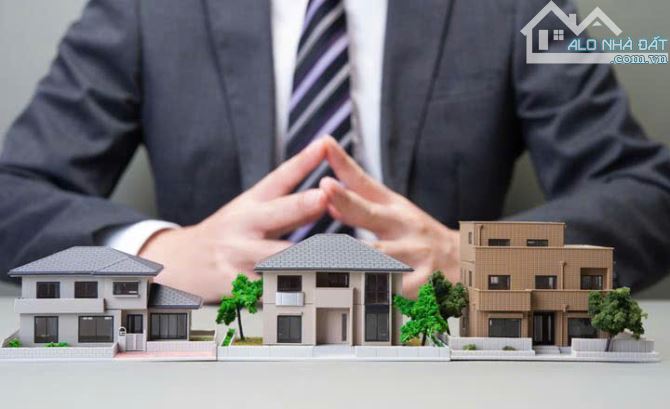 NHÀ 2 TẦNG, KẸP CỐNG, GẦN BẾN XE – CÔNG VIÊN – CHỢ HÒA AN