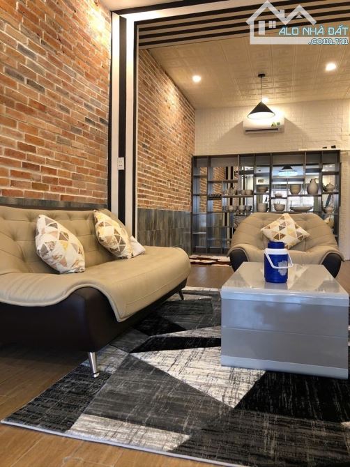 Nhà MT đường số 4, Phước Bình, Q9 DT: 4x22m Giá: 10,95 tỷ ( thương lượng )