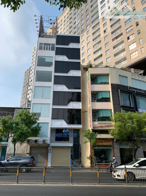 Bán Nhà MT Đường Thương Hiệu Nguyễn Văn Trỗi Q.PN. 5.5m x 12m. 8Tầng HĐT 90tr/th Chỉ 30Tỷ