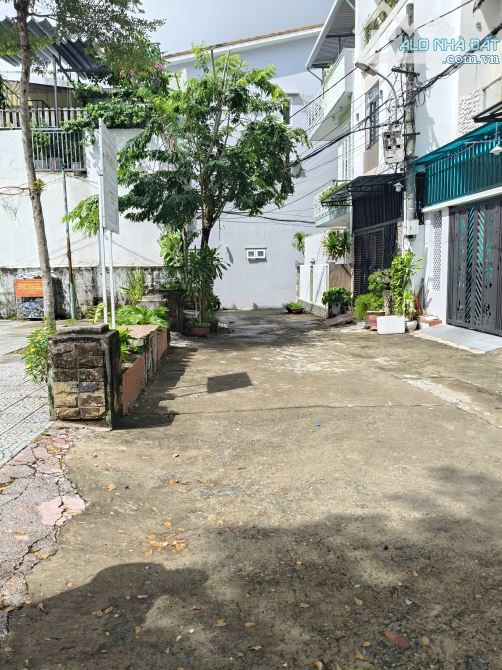 Bán đất đường 4m oto đậu đỗ trước nhà Trần Đức Thảo 55m2 ngang 4m 4tyx
